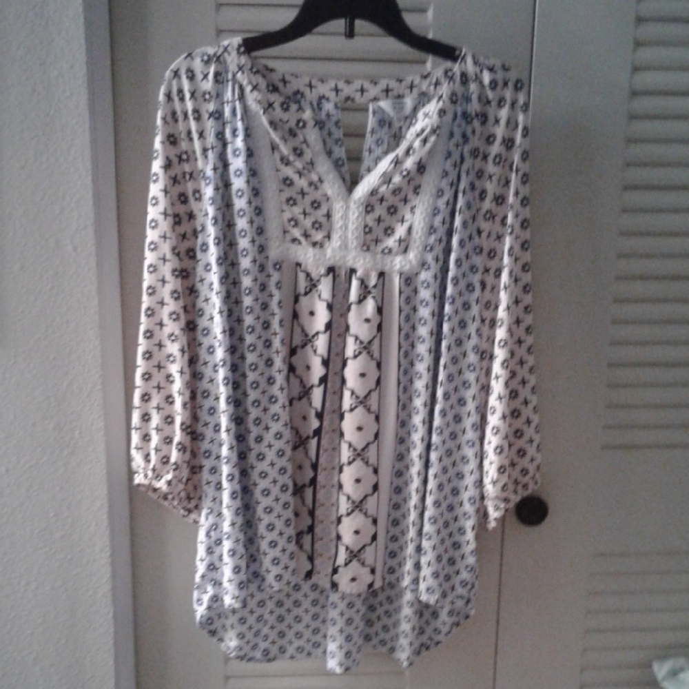Crown & Ivy White and Gray Embellished Blouse with Bib Collar
